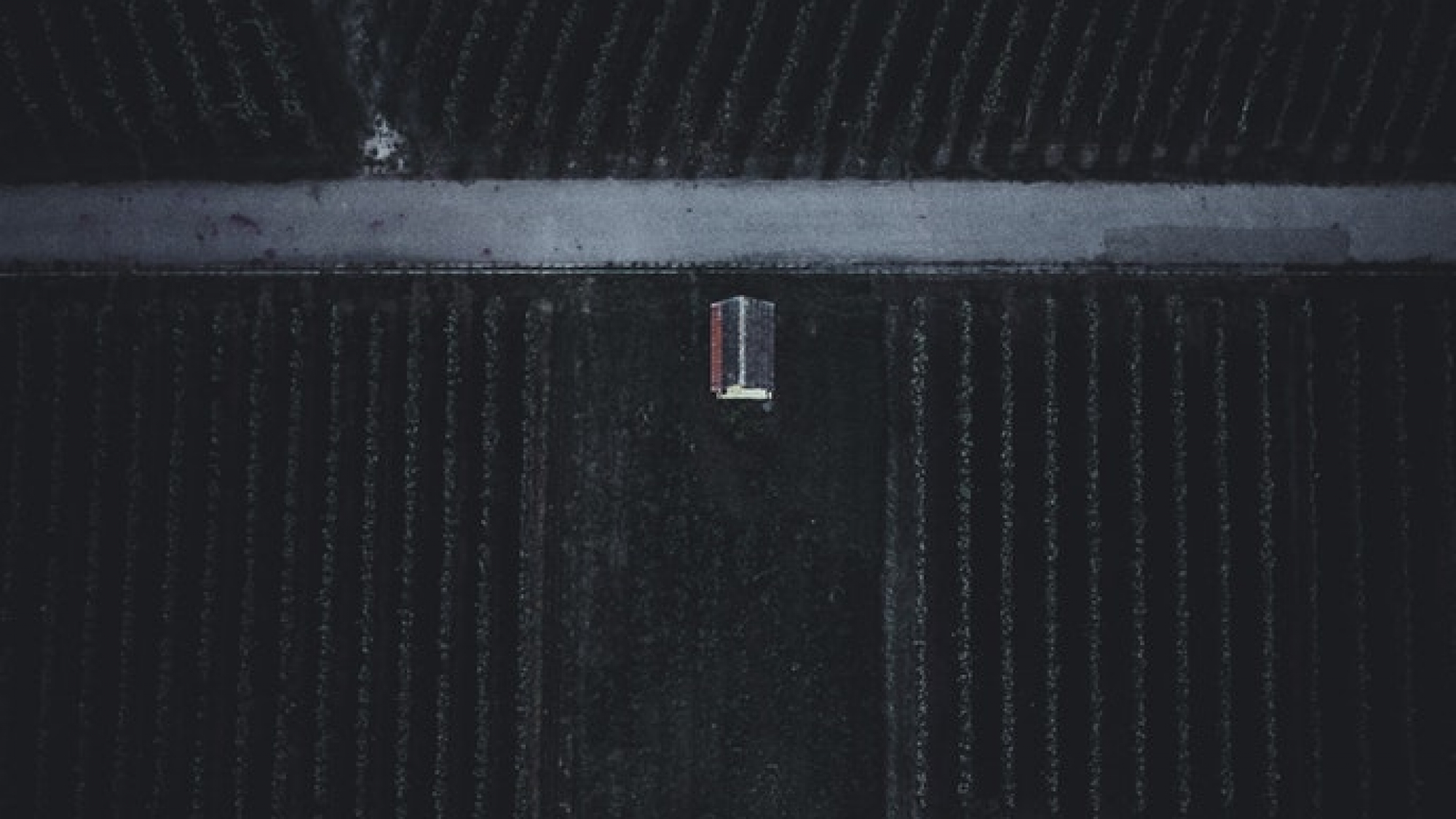 photo-1517400746-eb27afe9abc8